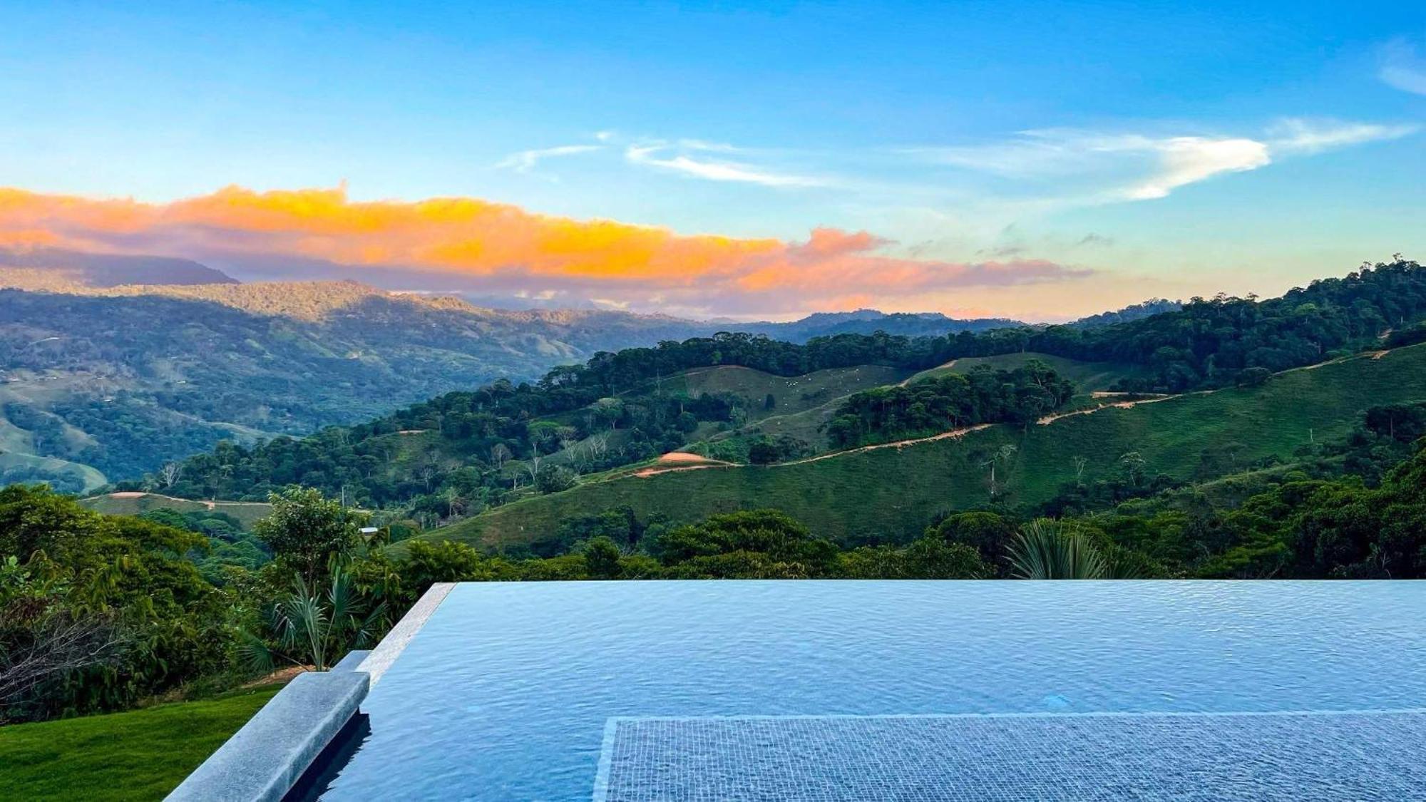 Odyssey Boutique Hotel San Luis  ภายนอก รูปภาพ